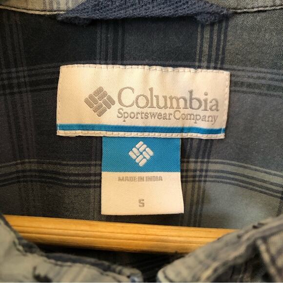 Columbia Button Down Shirt Men's Small Blue Plaid Gorpcore Outdoors Hiking Fish - Picture 2 of 11